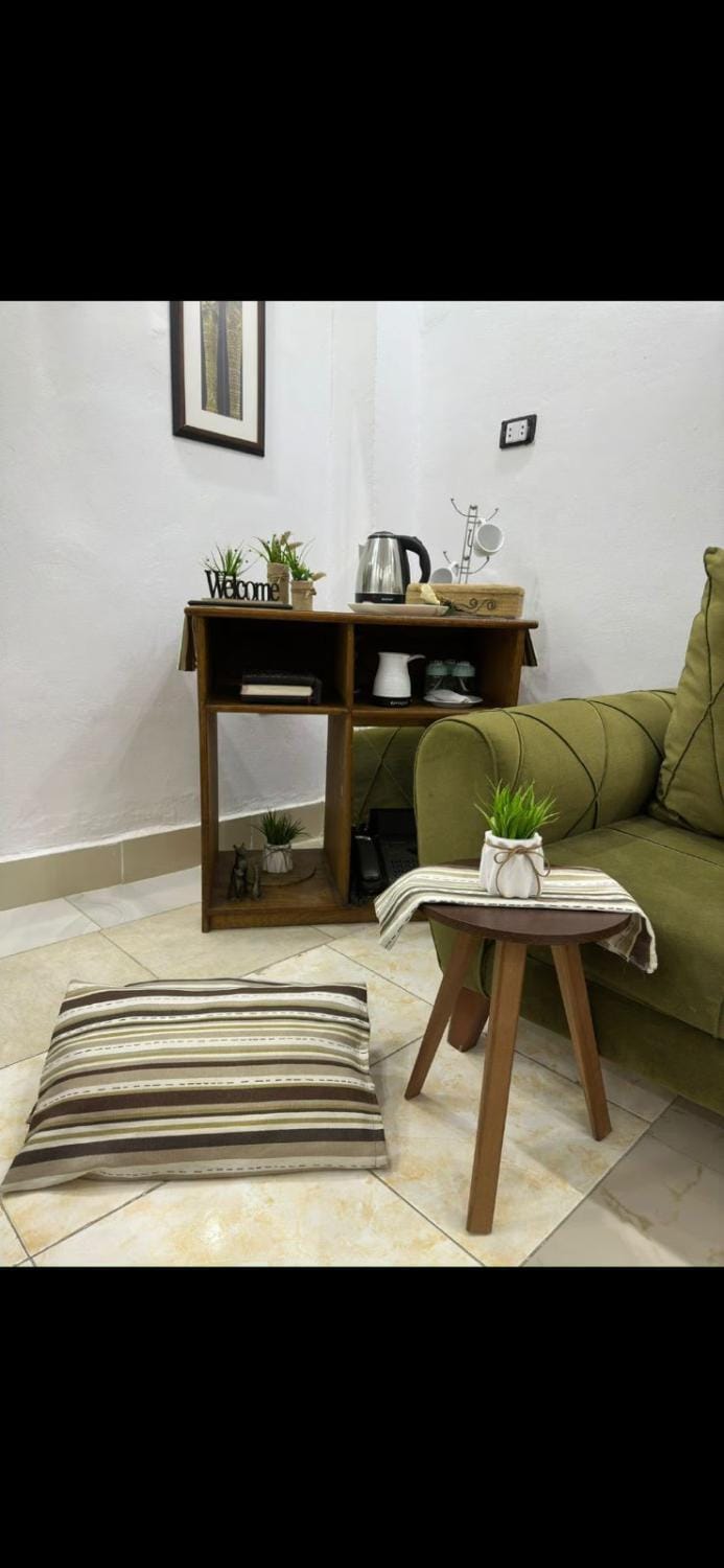 studio with priv bathroom Bed and Breakfast in Cairo Governorate