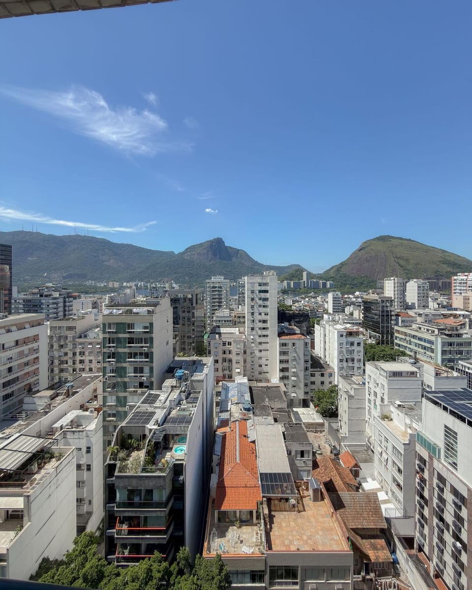 Ipanema 2 Suites Ocean View 1min to Beach Apartment in Rio de Janeiro