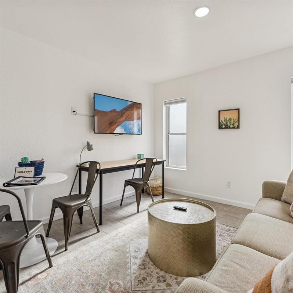 Studio Near ASU Newly Remodeled Apartment in Tempe