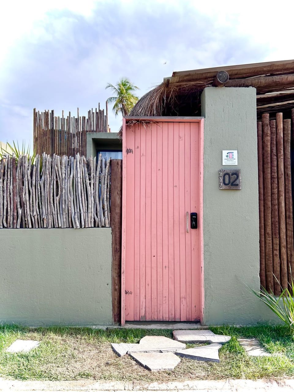 Facade/entrance