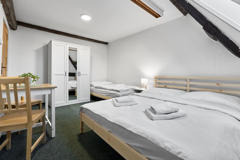 Bed, Photo of the whole room, Bedroom, towels