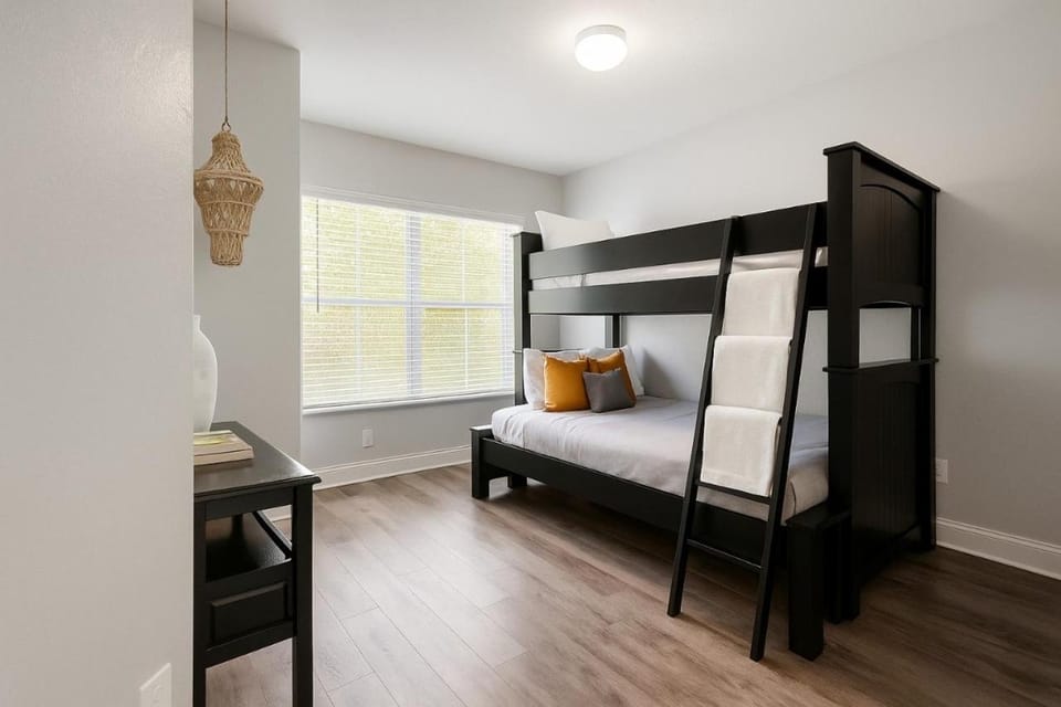 Disney-Area 3BR Townhome | Sleeps 9 | Pool + Gym House in Kissimmee
