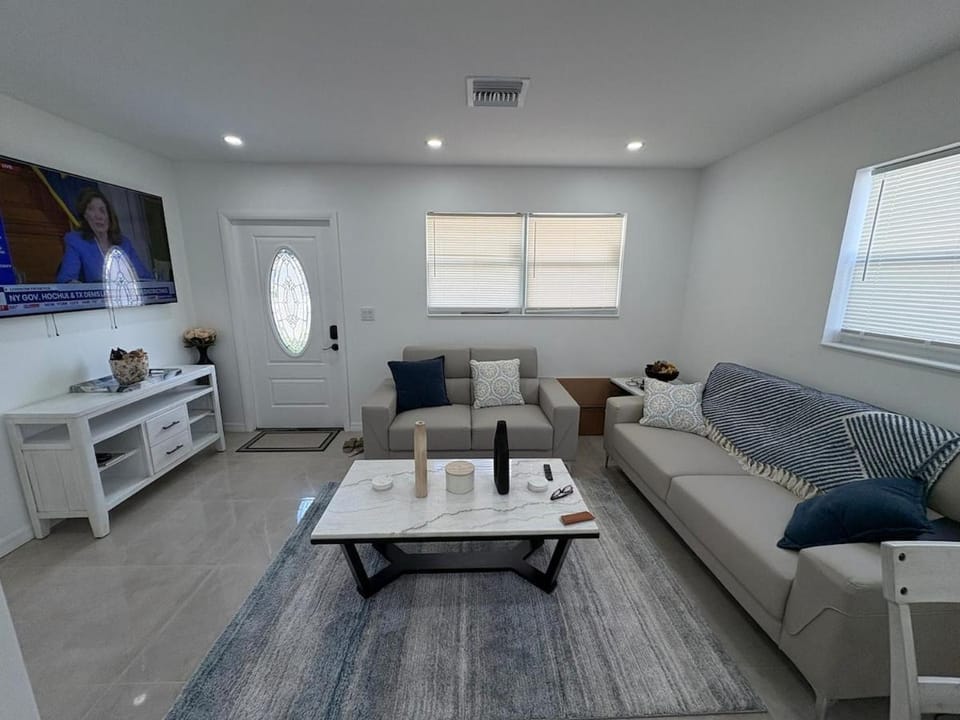 9th St Haven -PMPSSLLC House in West Palm Beach