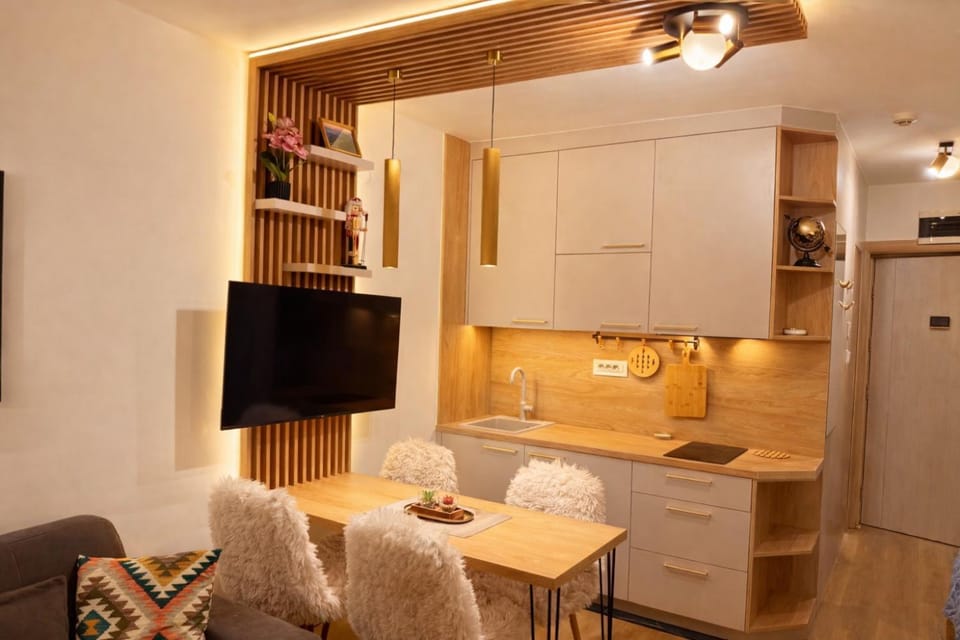 TV and multimedia, Kitchen or kitchenette, Dining area