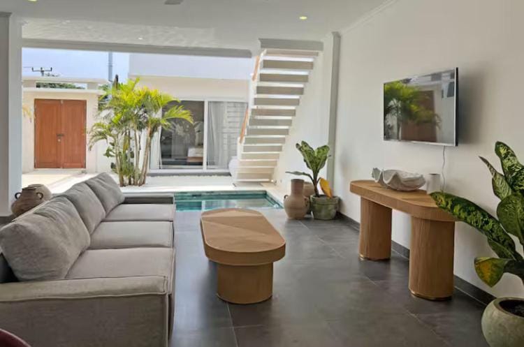 2 bedroom pool villa pererenan tumbak bayuh Villa in North Kuta