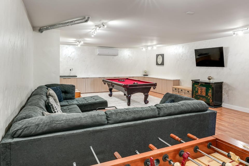 Games Galore! Pine Mountain Club Retreat Near Town House in Pine Mountain Club