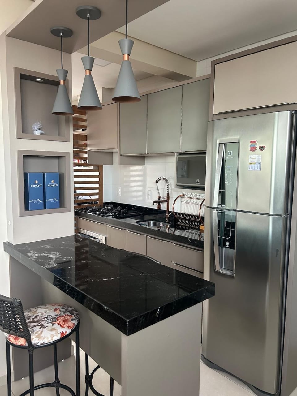 Kitchen or kitchenette, Dining area, oven, stove