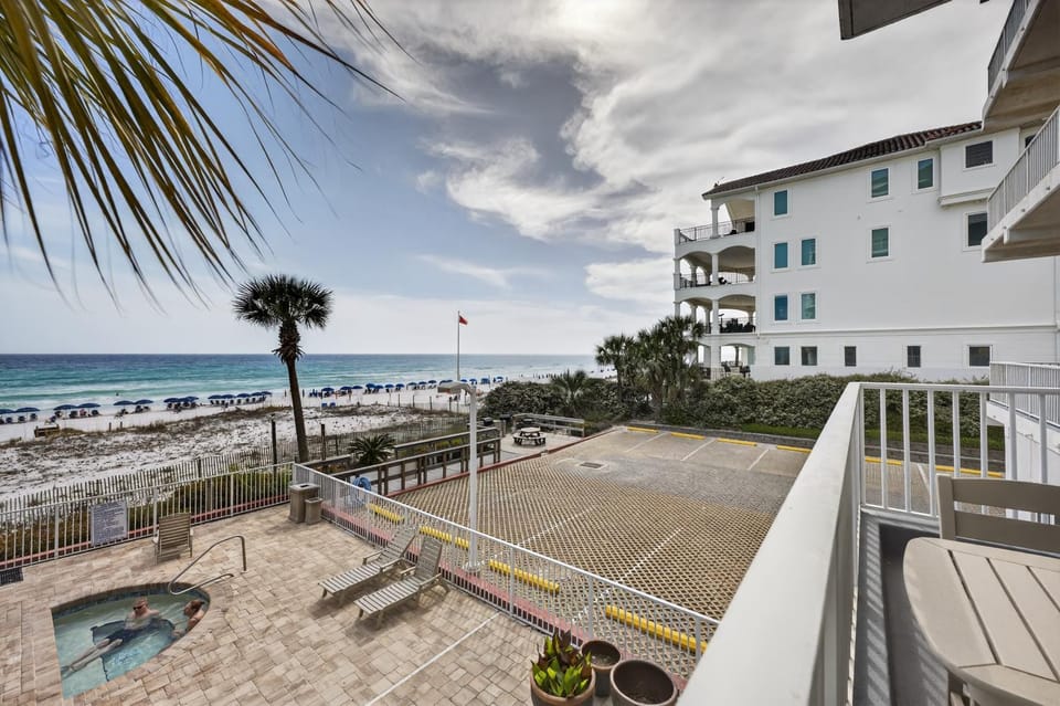 The Inn At Crystal Beach #210b Apartment in Destin