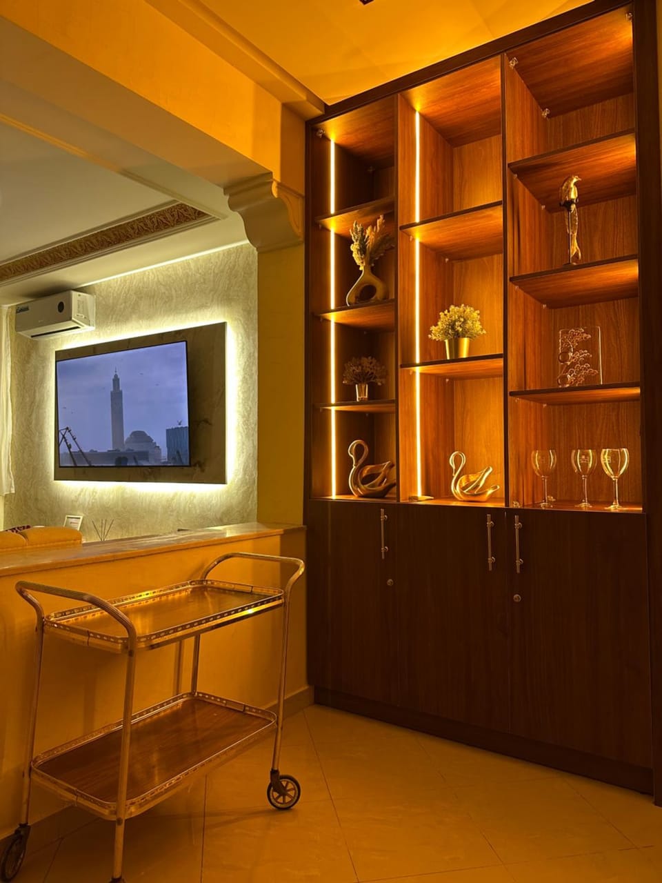 TV and multimedia, wardrobe