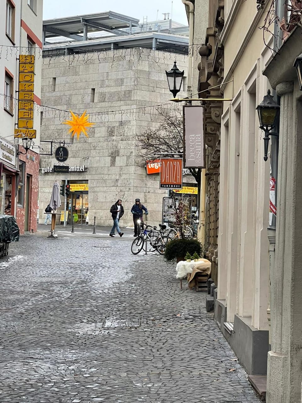 Haus zum Bacchus Privates Einzelzimmer nahe Bahnhof Römisches Theater, Mainz Apartment in Mainz