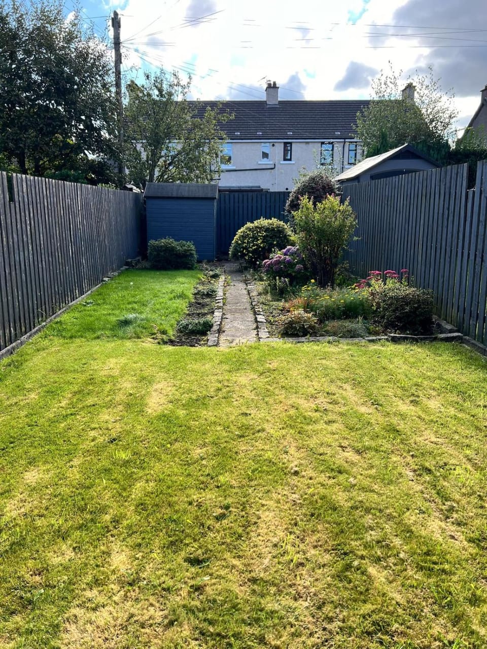 3BR Sleeps 6 Free Parking Near Glasgow City Apartment in Paisley