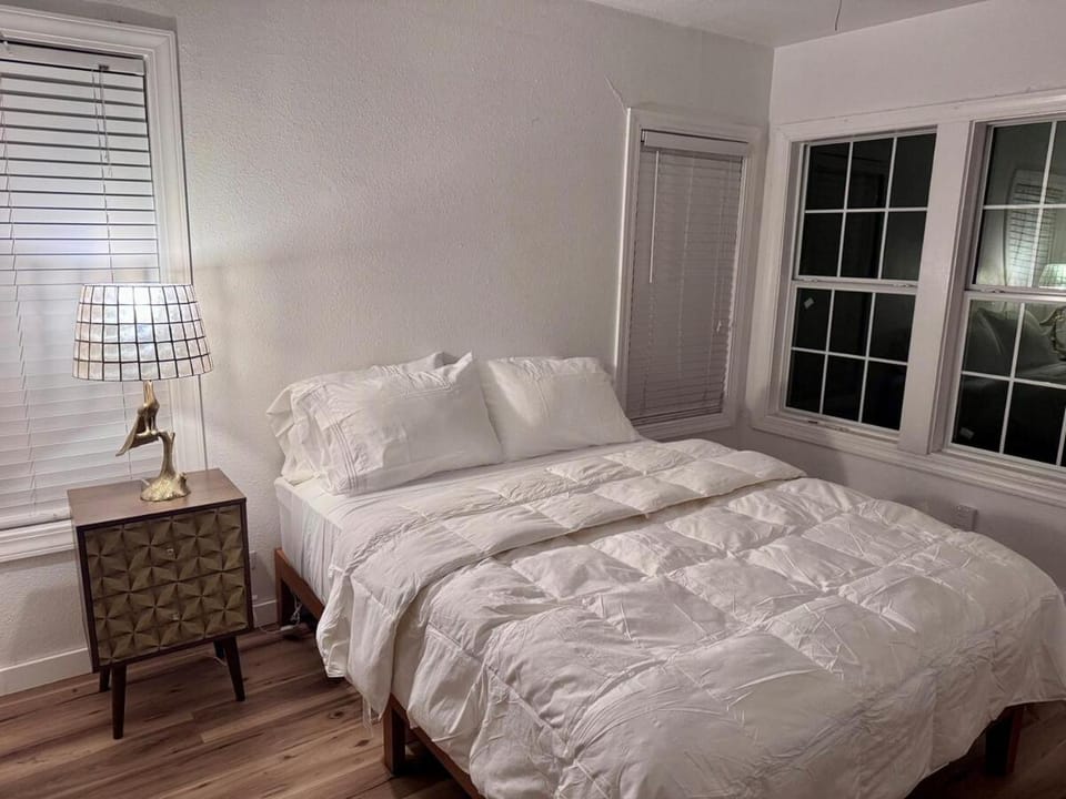 Stylish 1940s Home with Barn Guest House House in San Antonio