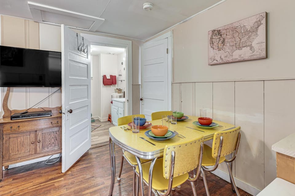 Boat & Fish! 1950s Rockaway Beach Cabin w/ Hot Tub Cabin in Rockaway Beach