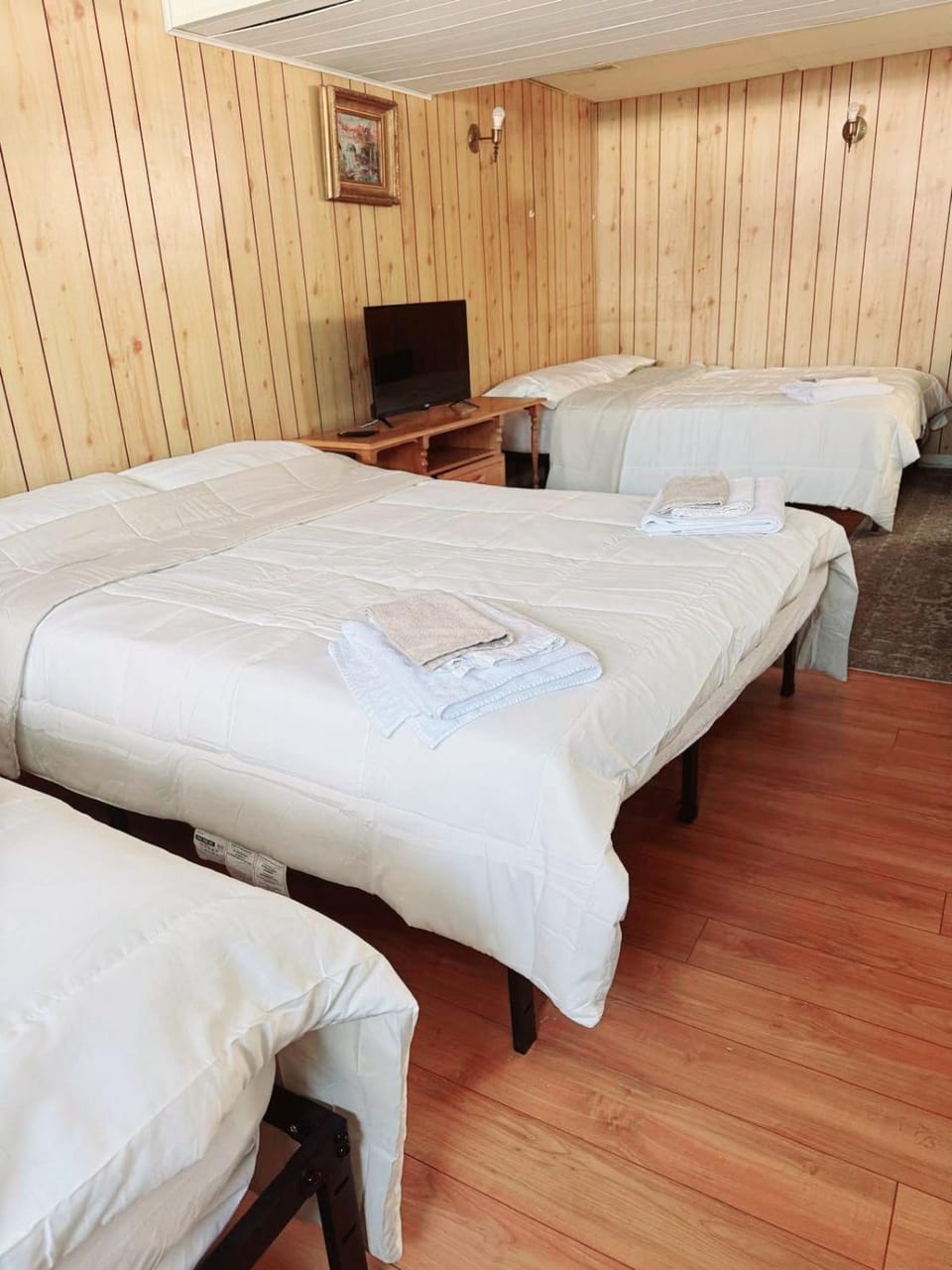 Beautiful Family-Friendly privet basement Vacation rental in Brossard