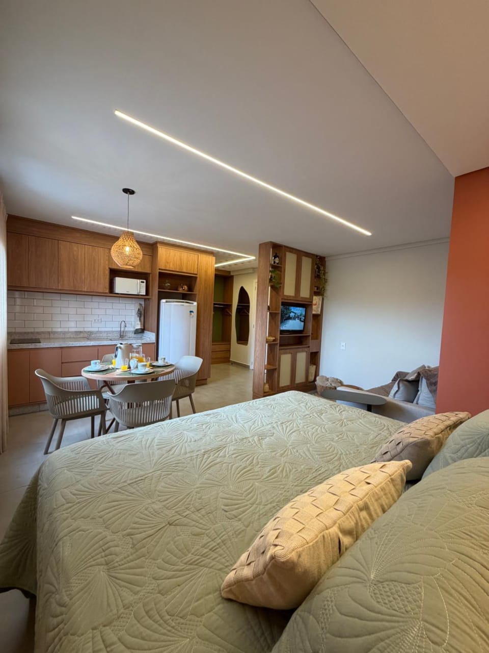 Bed, Kitchen or kitchenette, Living room, Photo of the whole room, Dining area, Bedroom