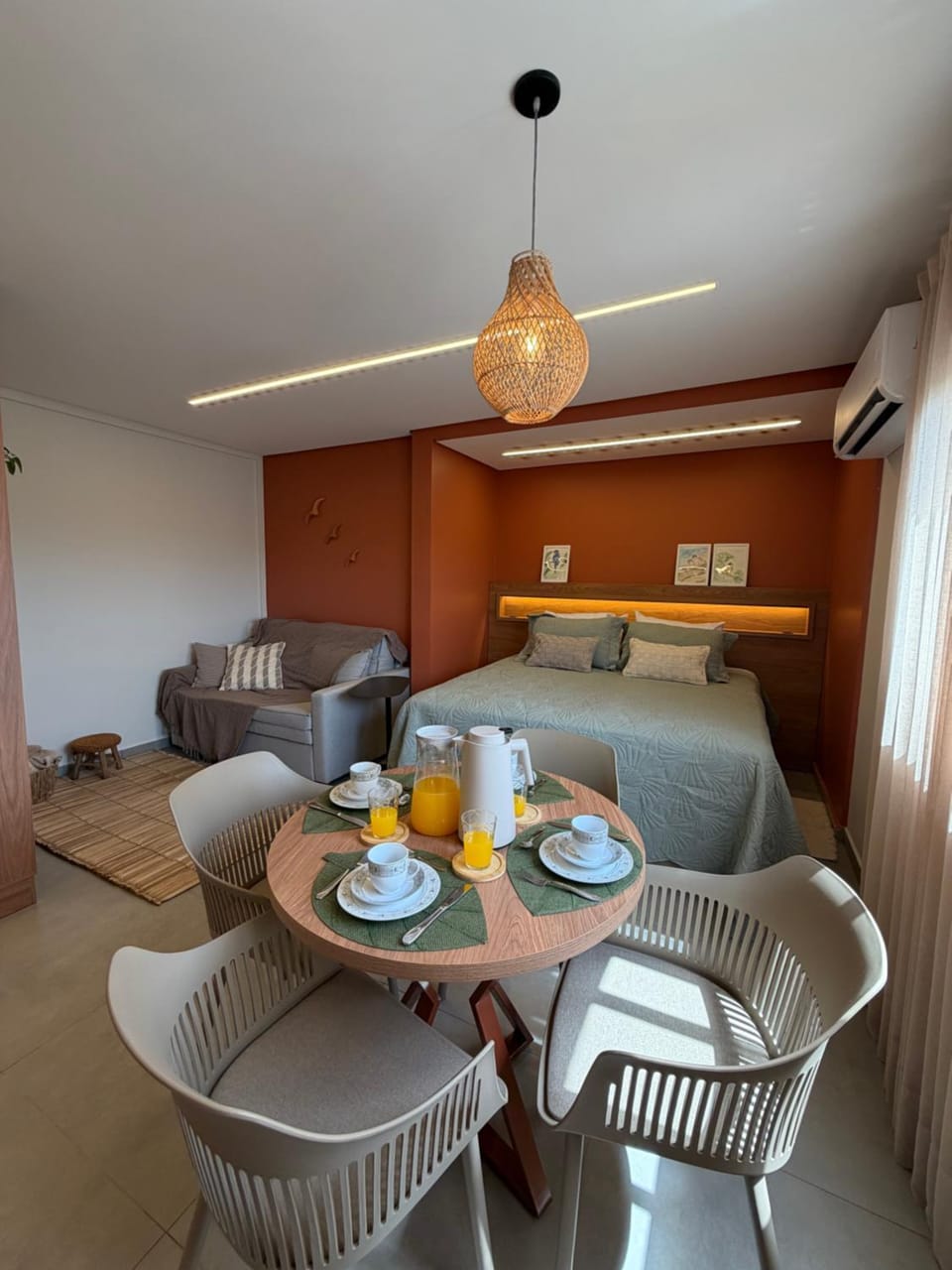 Bed, Living room, Seating area, Dining area