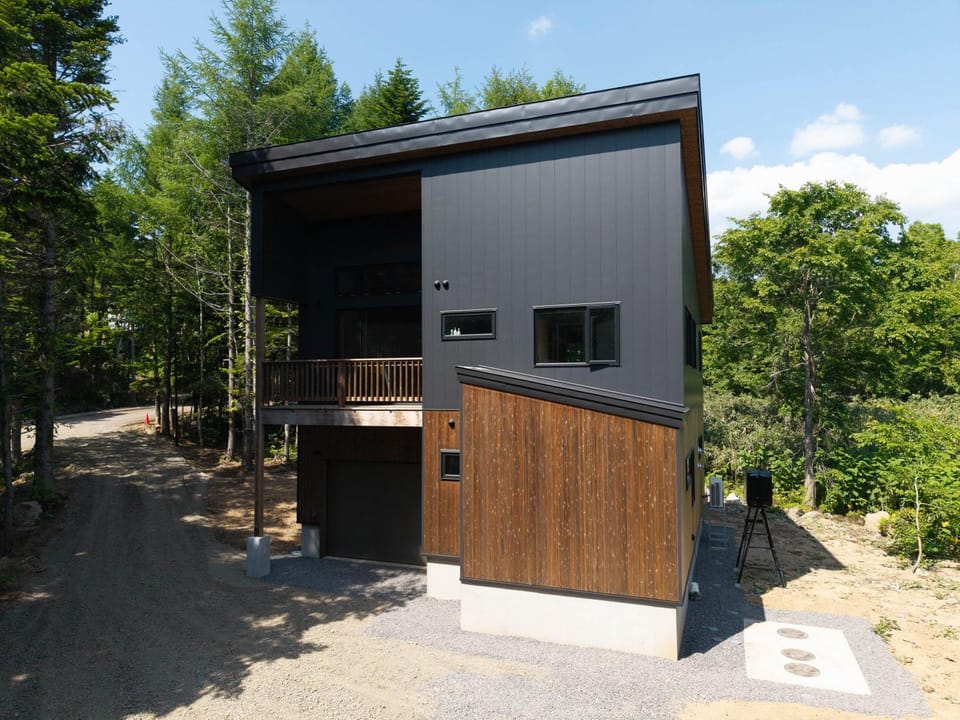 Property building, Day