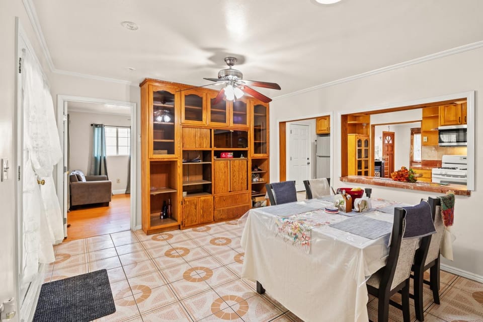 Fireplace Evenings • Smart TV • Sleeps 7 House in Carson