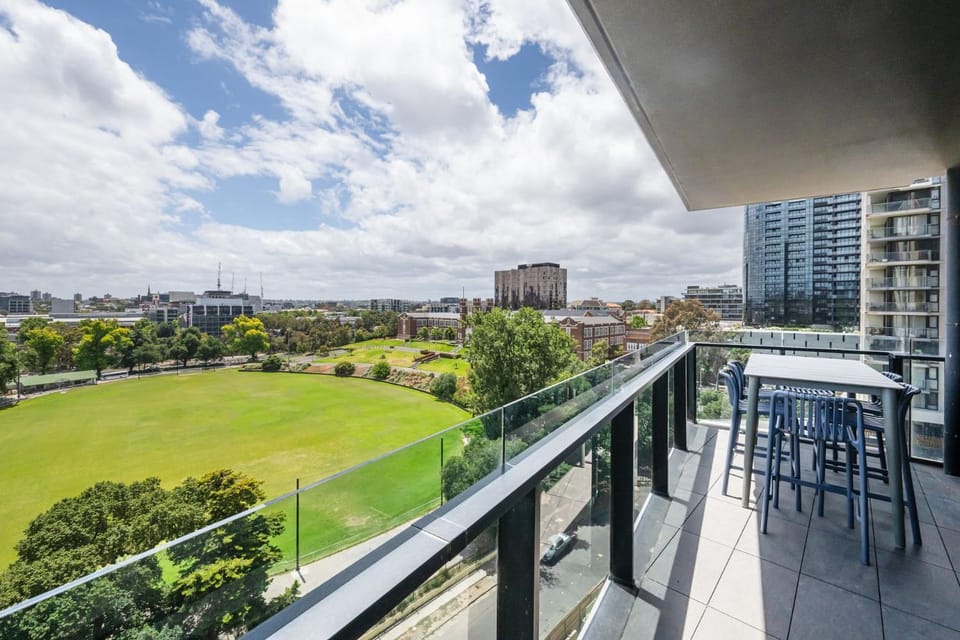 Skyline Serenity with Rooftop Pool Apartment in Melbourne