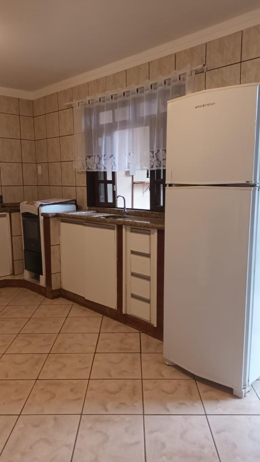 Kitchen or kitchenette, oven, pet friendly, stove