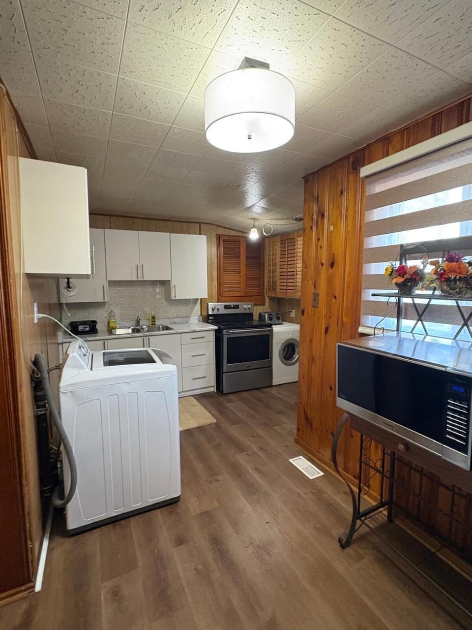 Cozy 3BR House Near Airport & Transit! House in Brampton