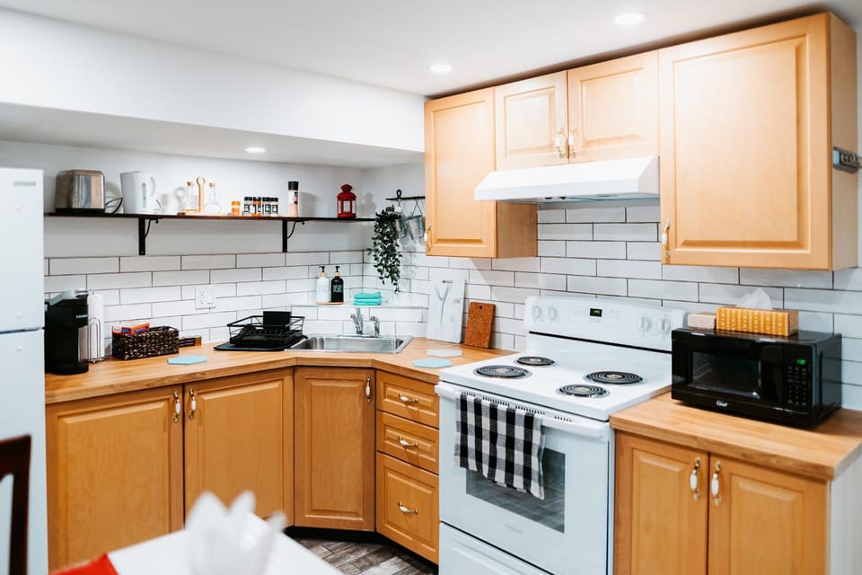 The Bay Crib Apartment in Ottawa
