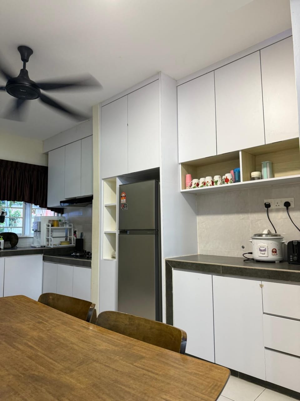 Impian Homestay BSI 4 Bedrooms Fully Aircond Netflix House in Sabah