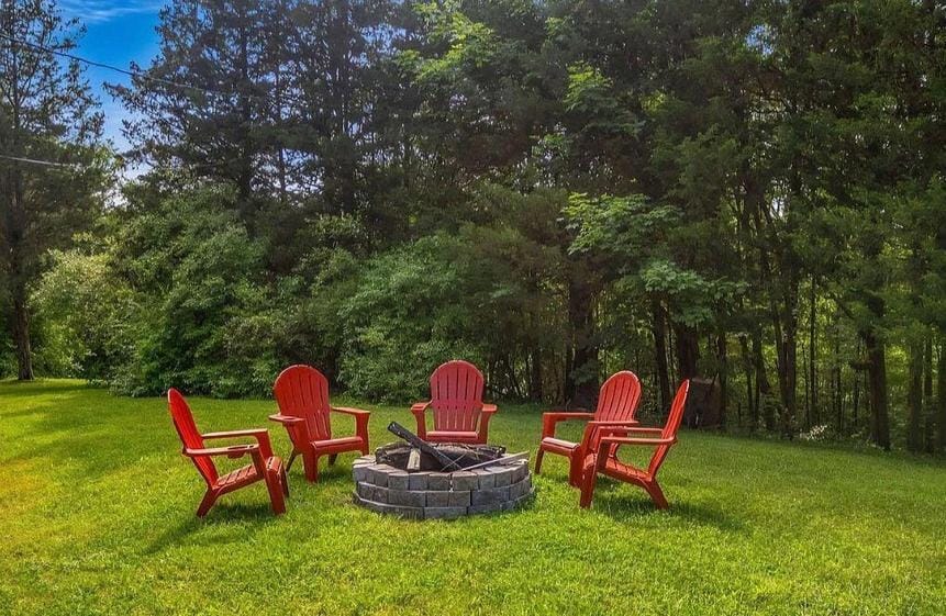 Spirit Bear Private Smoky Mountain Cabin on 4 Acres with Hot Tub Cabin in Sevierville