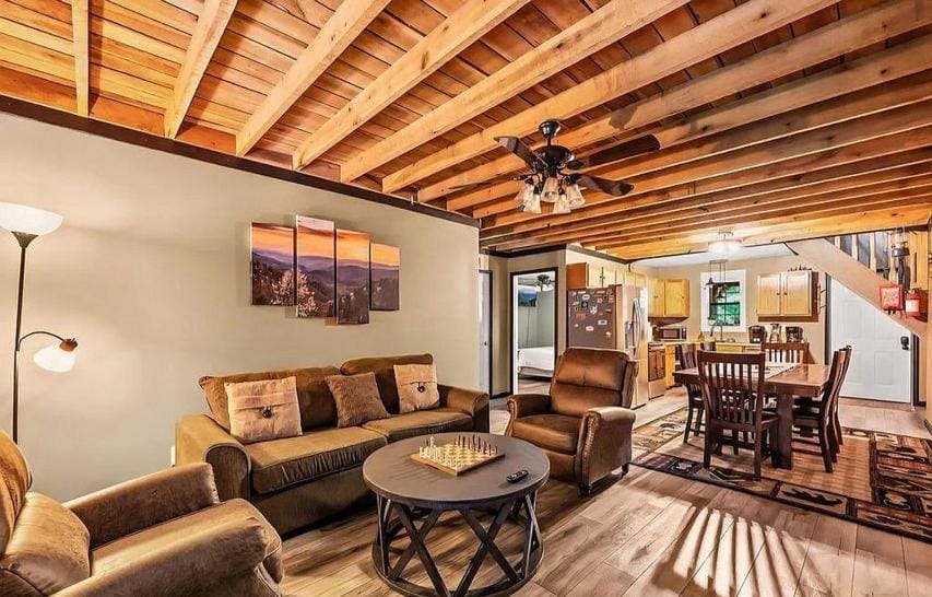 Spirit Bear Private Smoky Mountain Cabin on 4 Acres with Hot Tub Cabin in Sevierville