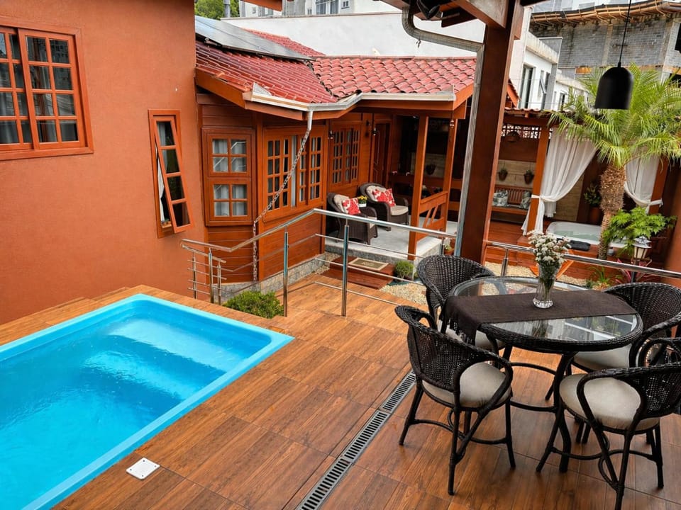 Casa com Piscina e Jacuzzi, Próxima da Praia Brava House in State of Santa Catarina