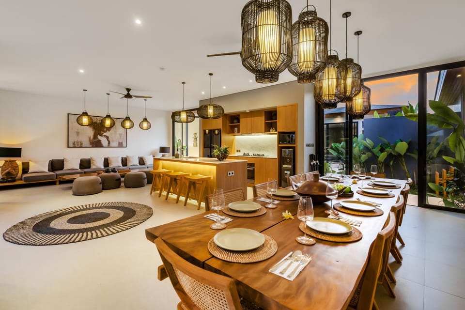 Kitchen or kitchenette, Living room, Seating area, Dining area