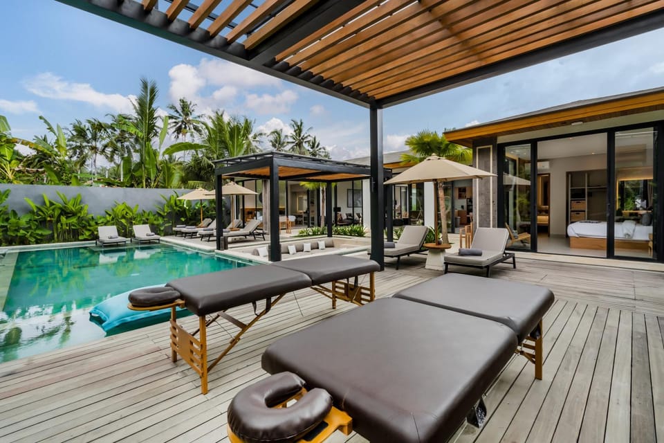 Spa and wellness centre/facilities, Pool view, Swimming pool, sunbed