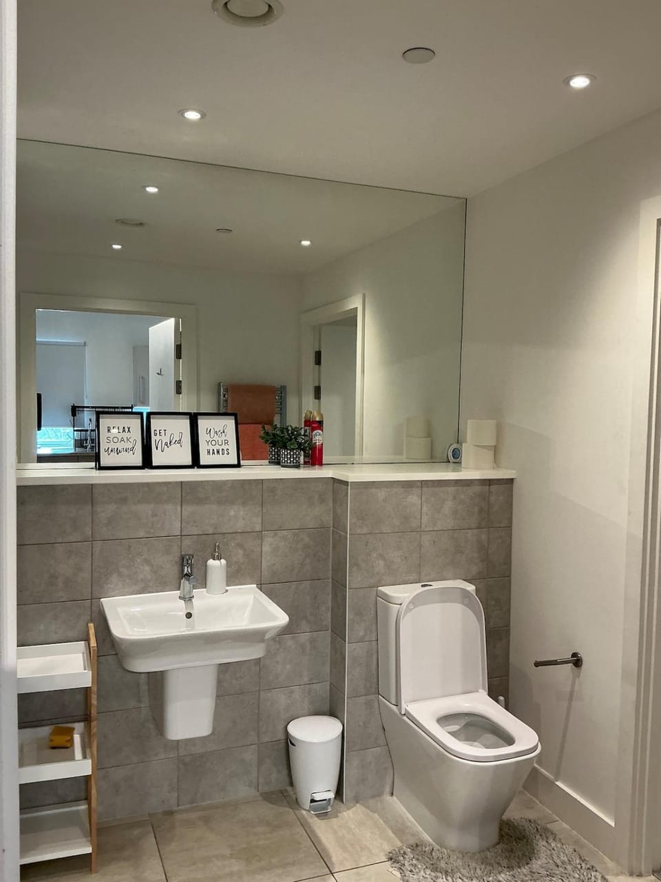 Cozy Two Bed Oasis Apartment in Barking