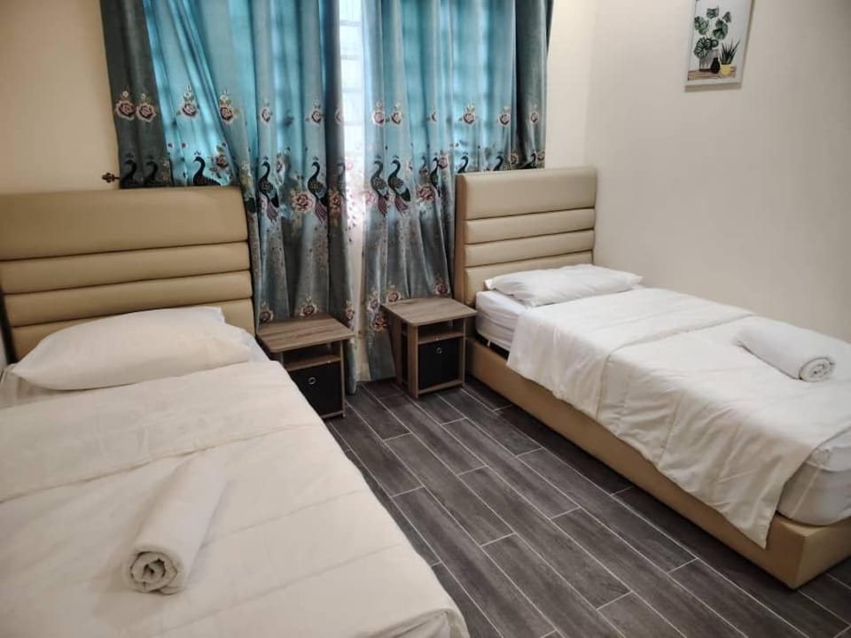 Idaman Homestay BSI 4 Bedrooms Fully Aircond Netflix House in Sabah