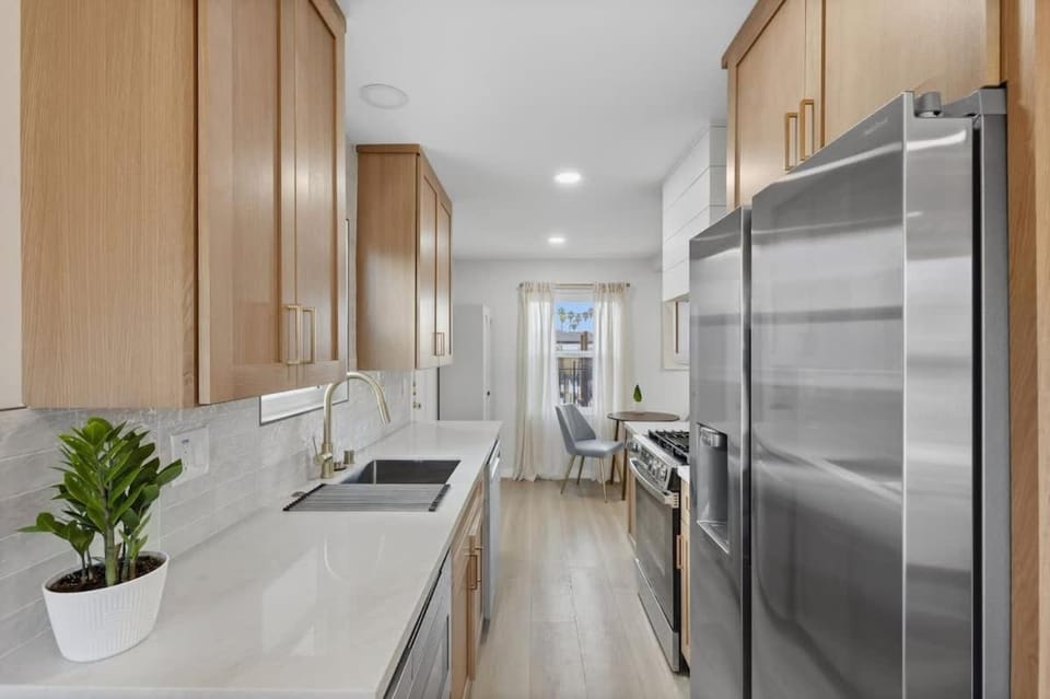 One Block to Beach 4BR Game Room and Parking House in Ocean Beach