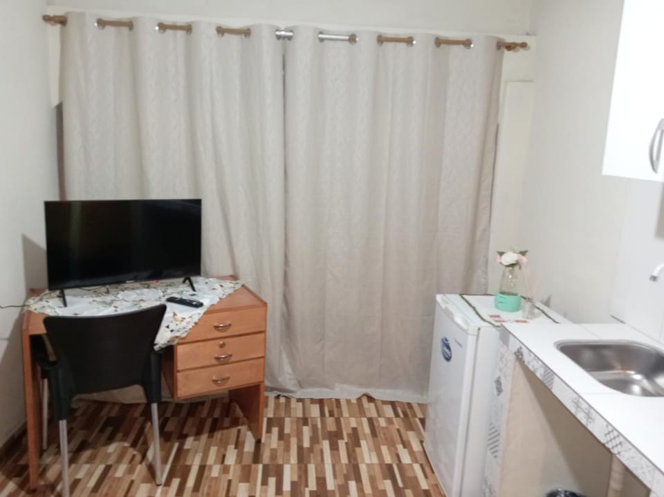 MONOAMBIENTE, cómodo en lugar tranquilo y seguro, a minutos del aeropuerto y de centros comerciales de Asunción!! Apartment in Asunción