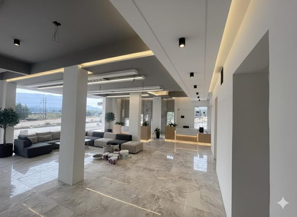 Avera luxurious stay Hotel in Igatpuri