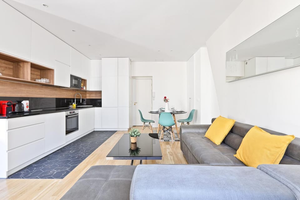 Kitchen or kitchenette, Living room, Seating area, Dining area, oven, stove