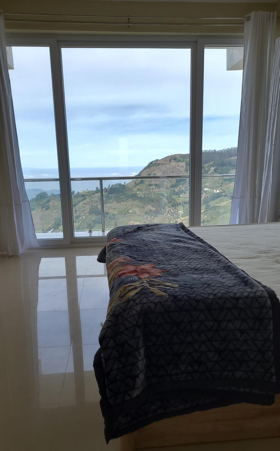 Bed, Photo of the whole room, Bedroom, Mountain view