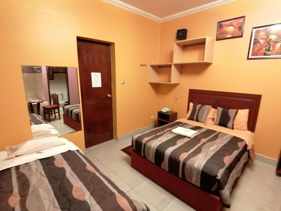 Hostal GQ Bed and Breakfast in Lima