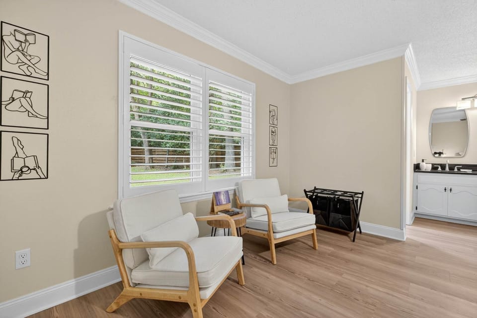 Bathroom, Living room, heating, air conditioner