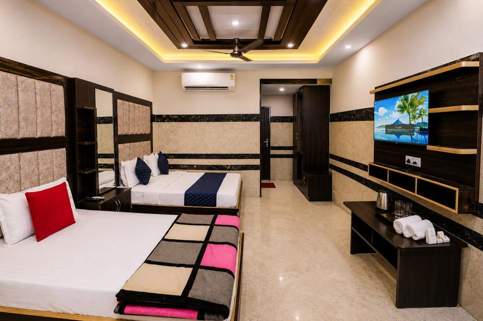 TV and multimedia, Photo of the whole room, air conditioner