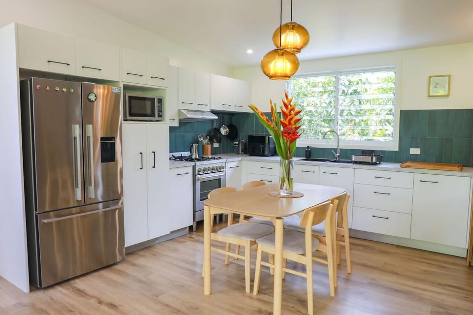 Dining area, kitchen