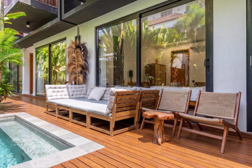 Patio, Seating area