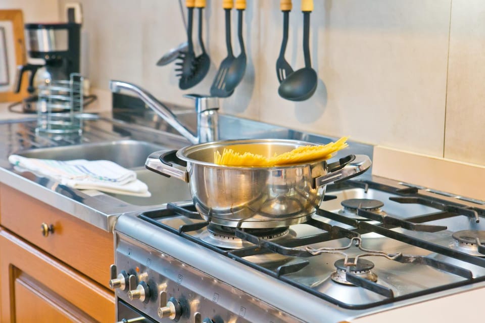Kitchen or kitchenette