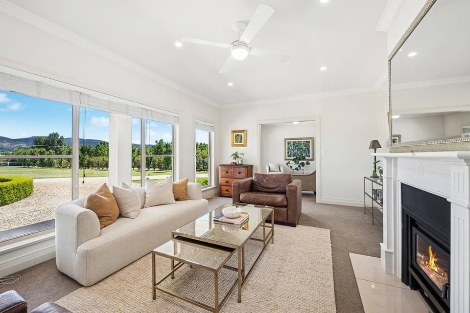 Living room, Seating area, fireplace