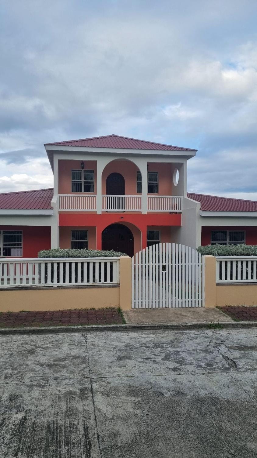 Halfmoonbay Pink Butterfly 1 bedroom right Apartment in Leeward Islands