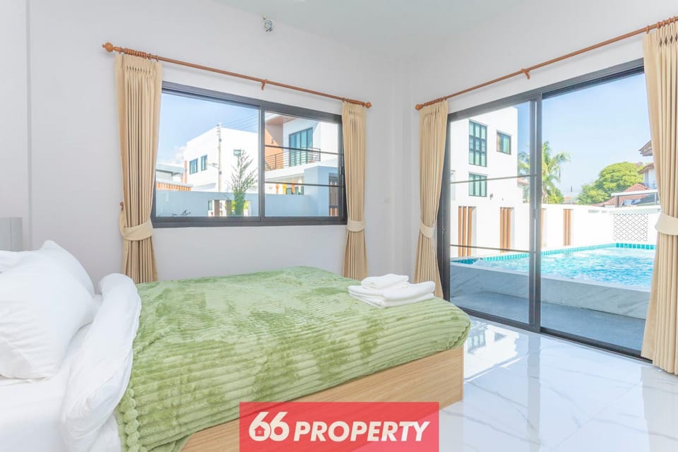 Sunset Breeze 5BR Pool Villa Apartment in Thailand