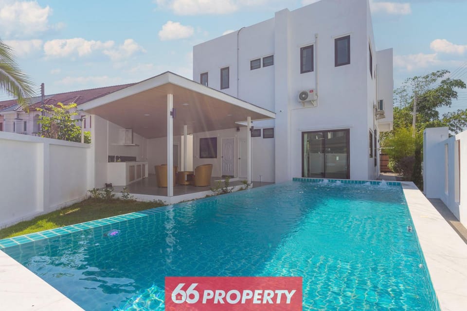 Sunset Breeze 5BR Pool Villa Apartment in Thailand