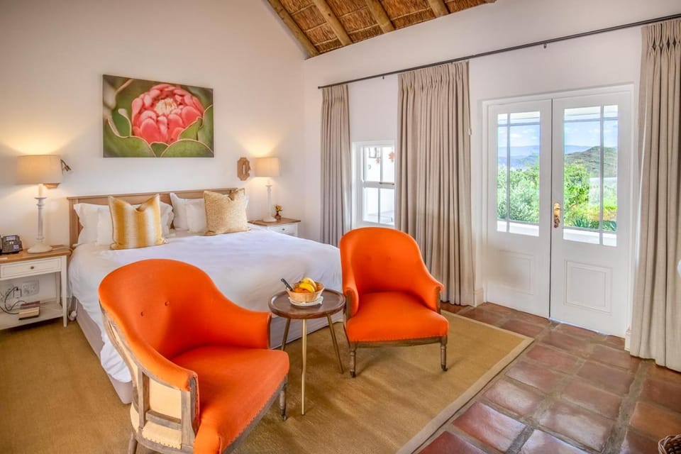 Bed, Seating area, Bedroom